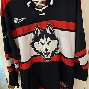 UConn Huskies Hockey Jersey Vintage